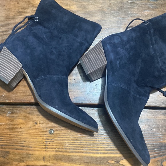 Brand new booties - Picture 2 of 3